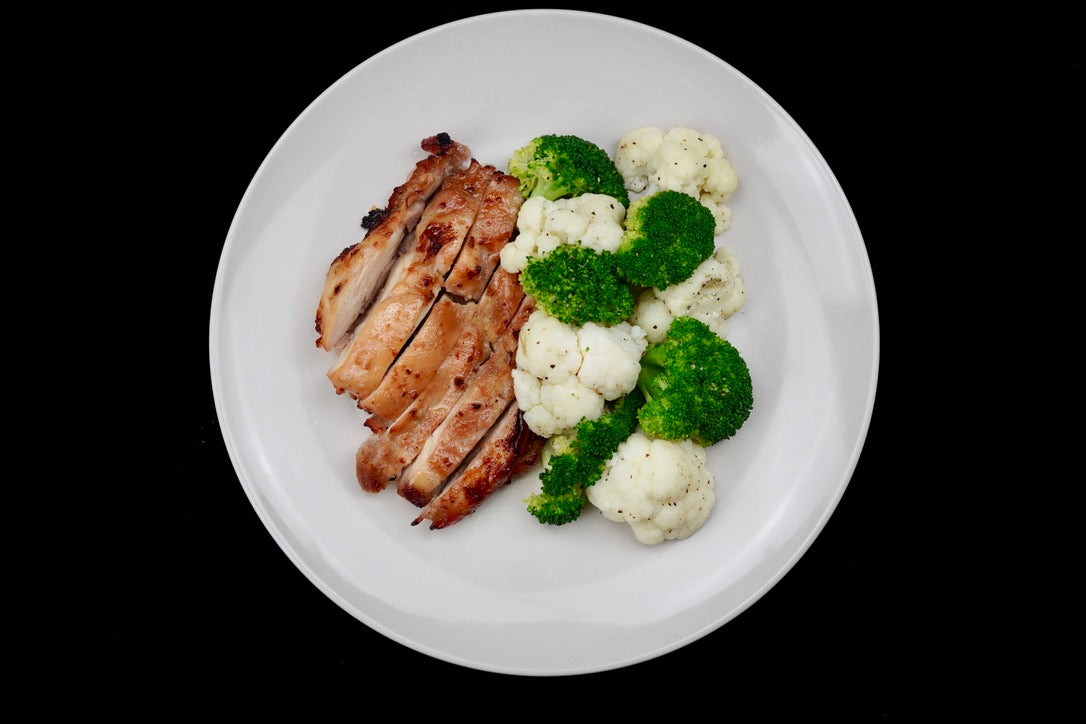 Garlic Soy Thigh x Broccoli & Cauliflower - Nutrify Basics